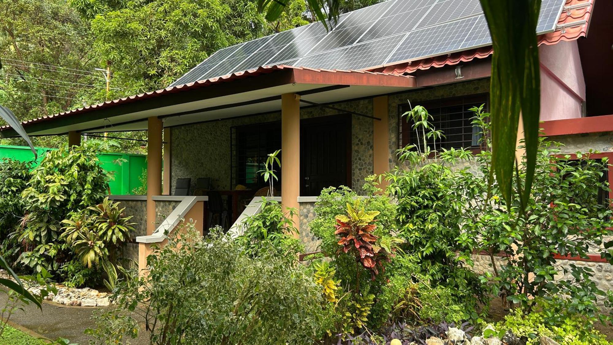 Haus Am Strand Auf Sibuyan Island Nahe Cresta De Gallo - Marevic'S Guesthouse 1 Ohne Klimaanlage Azagra Esterno foto